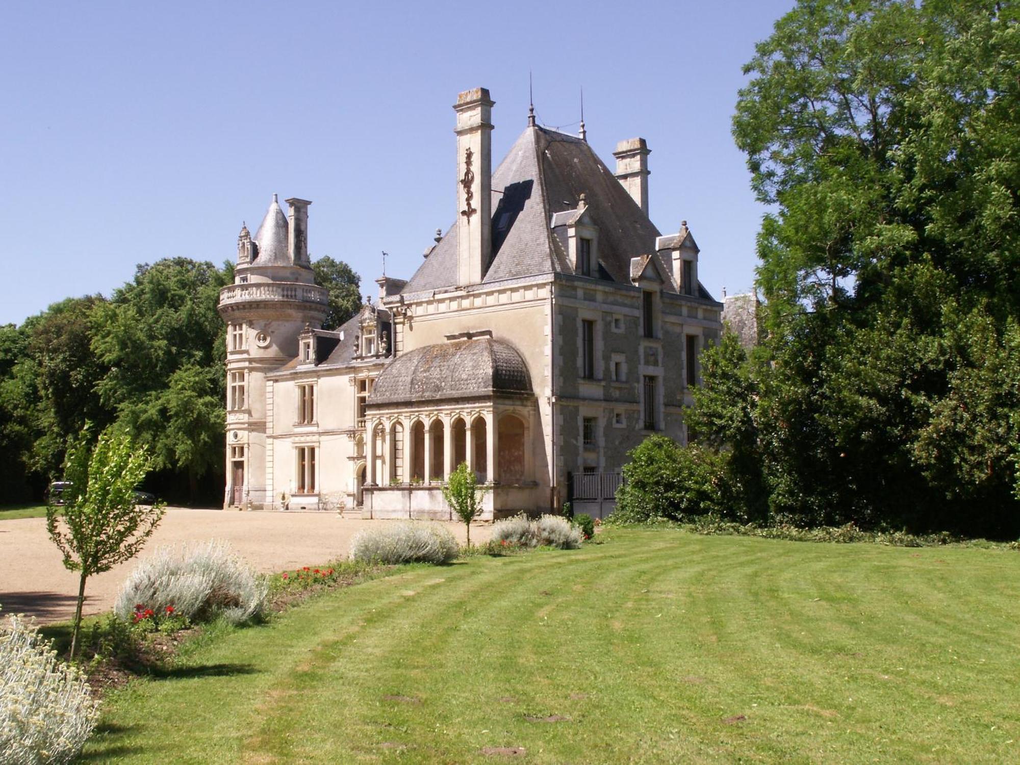 Saint-Cyr-en-Talmondais Chateau De La Court D'Aron מראה חיצוני תמונה