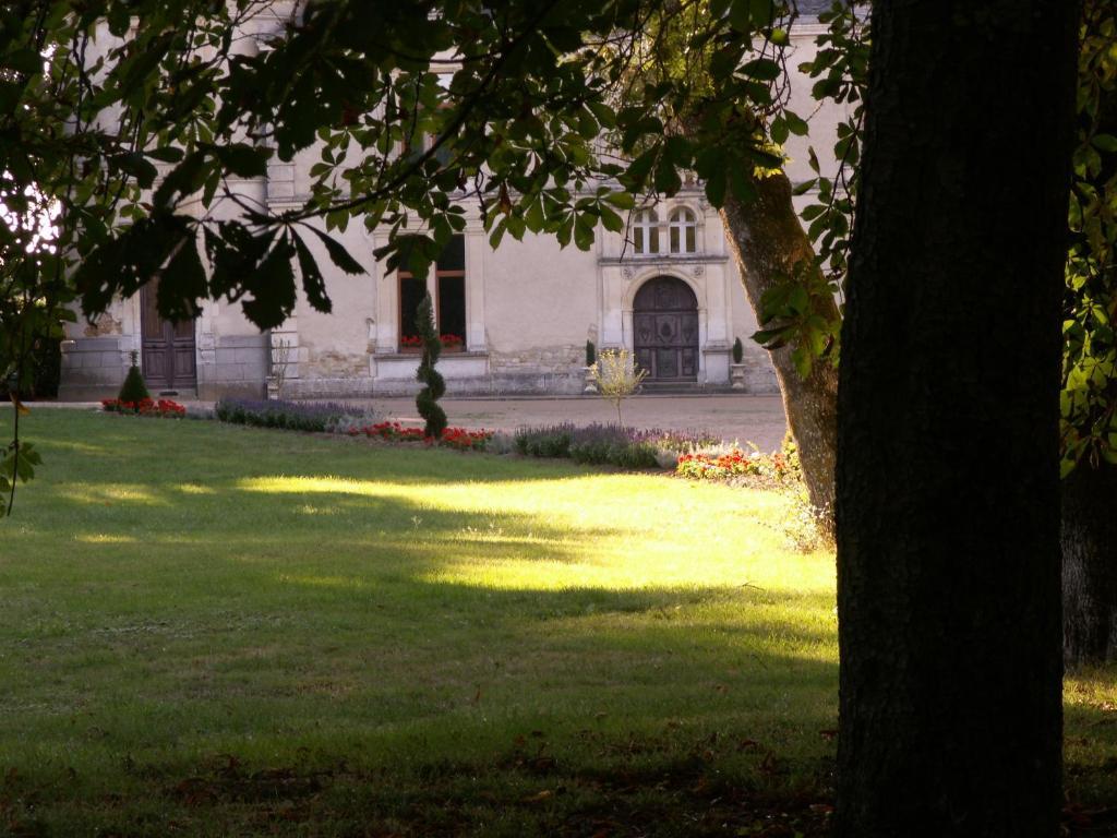 Saint-Cyr-en-Talmondais Chateau De La Court D'Aron מראה חיצוני תמונה